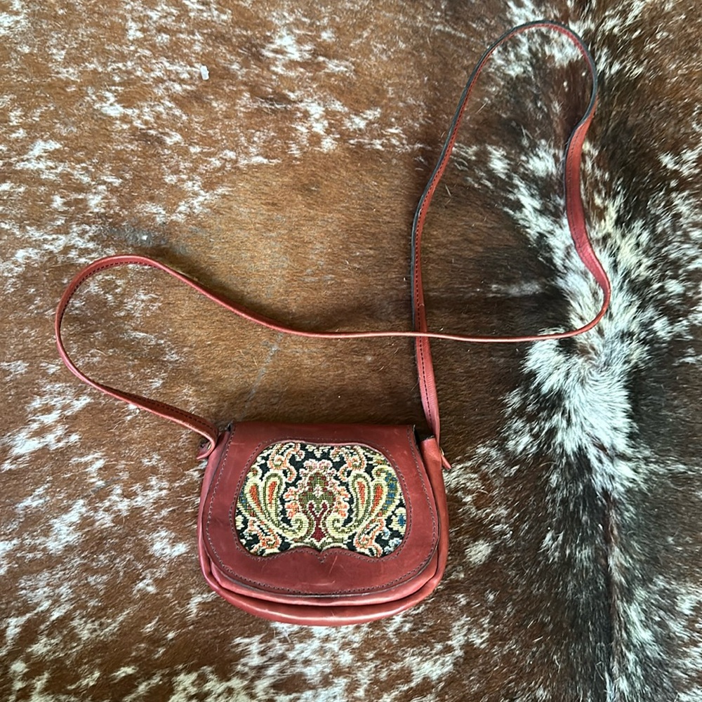 Leather burgundy crossbody bag
